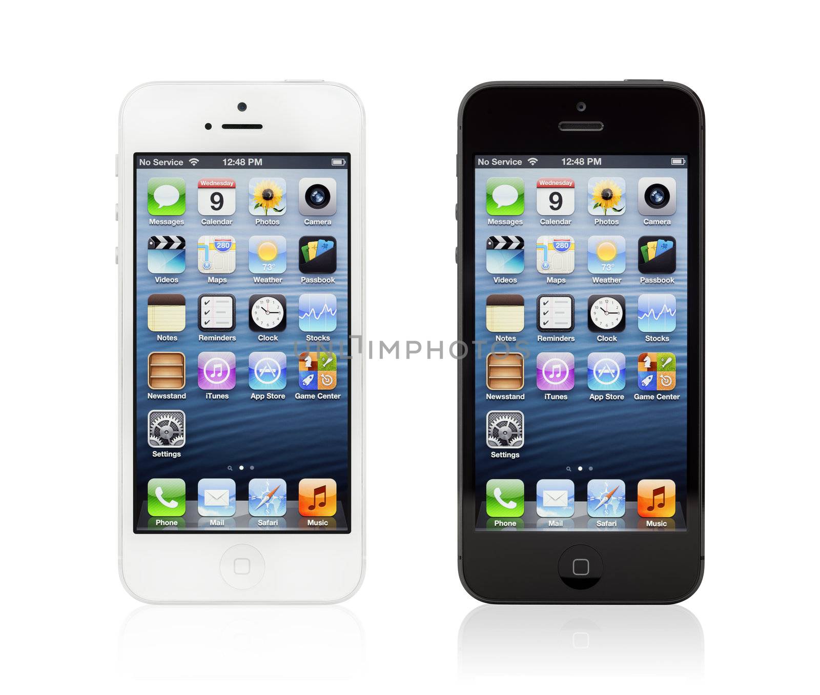 New Black and White Apple iPhone 5 by bloomua