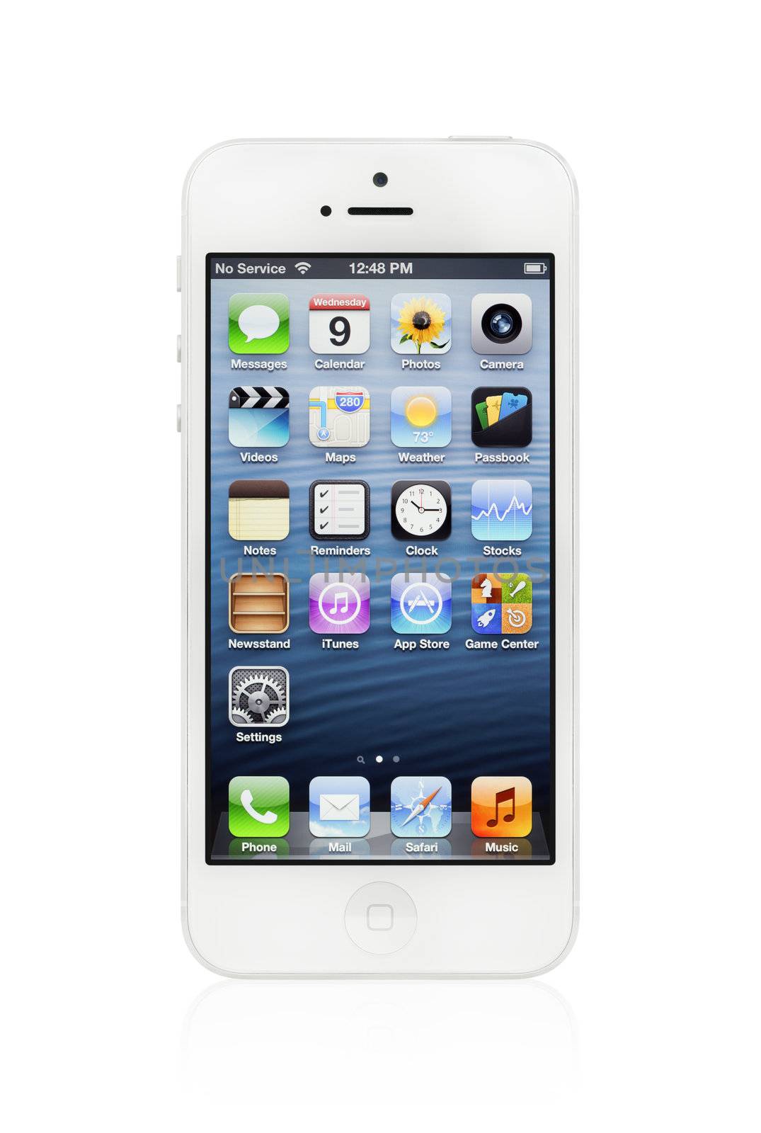 New White Apple iPhone 5 by bloomua