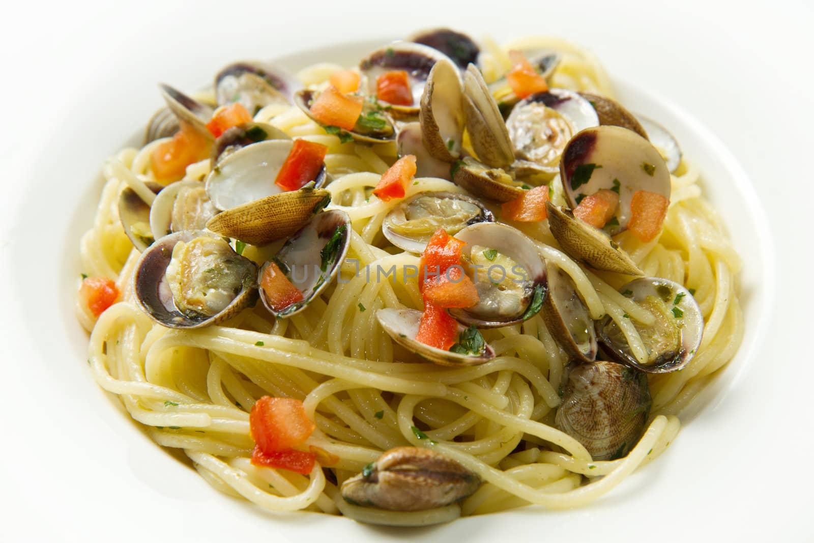 spaghetti with clams by lsantilli