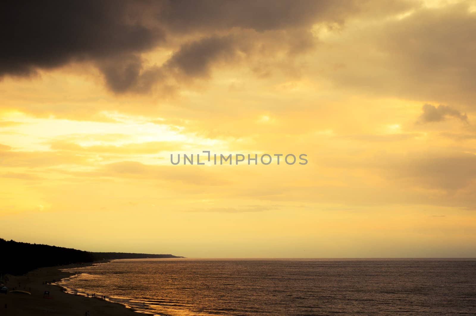 An image of gorgeous golden sunset over the sea