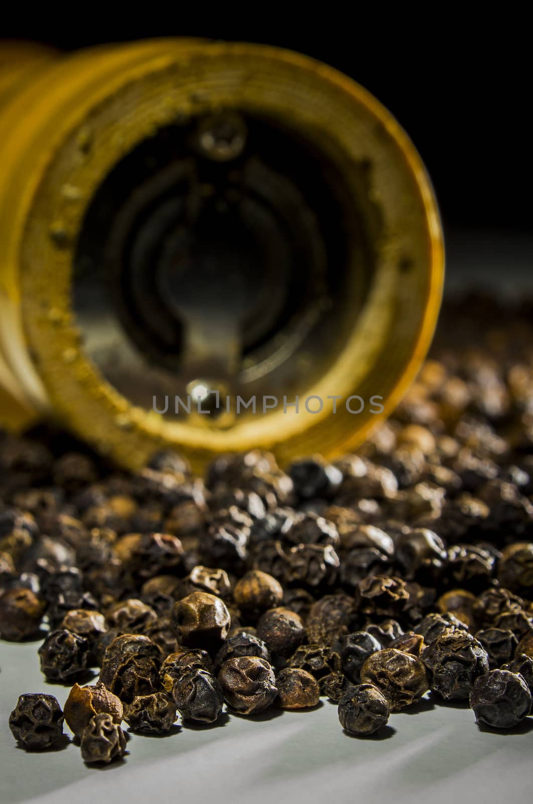 Close-up of lots of black pepper seeds