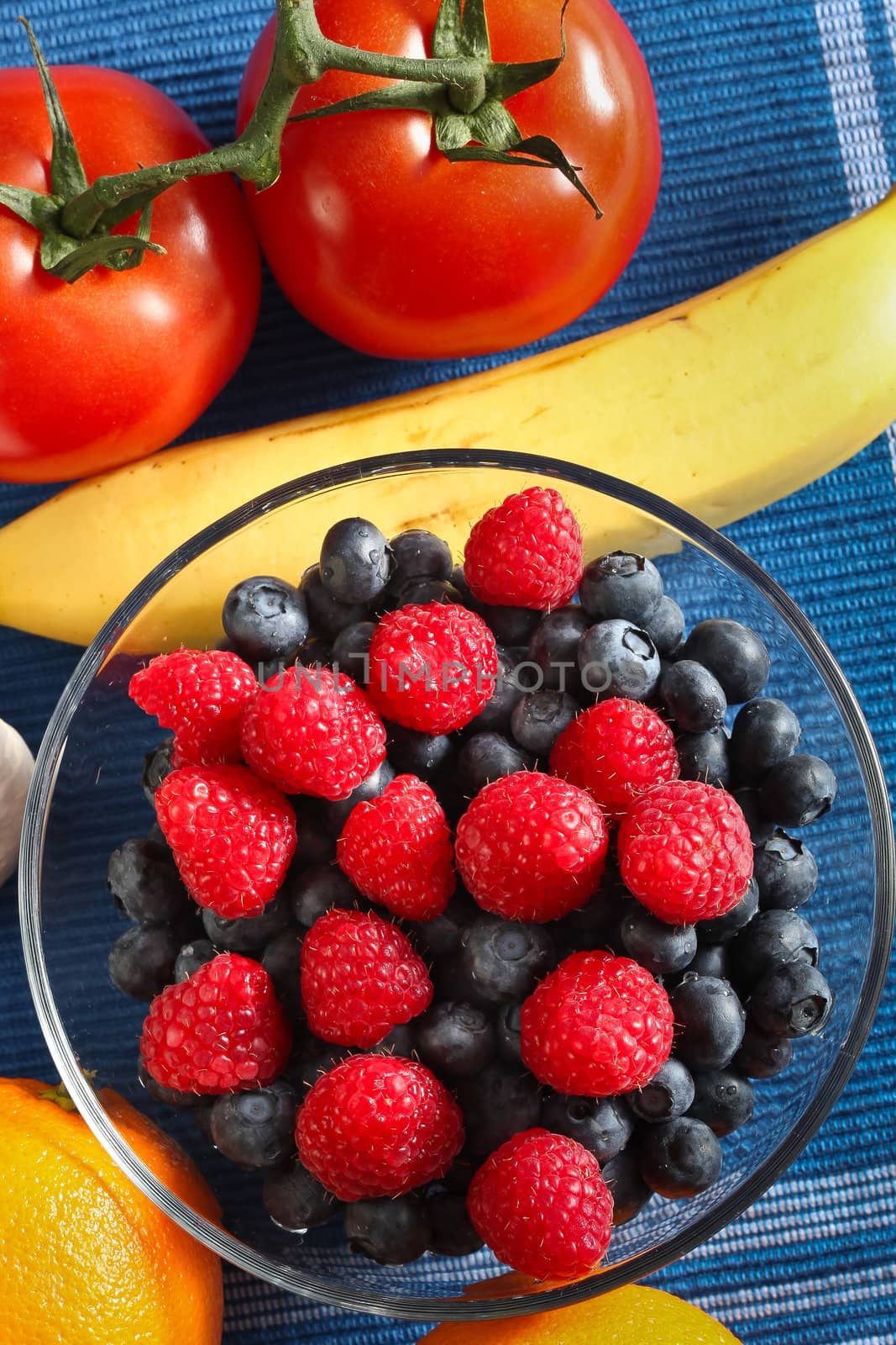 Fruits and tomato mix