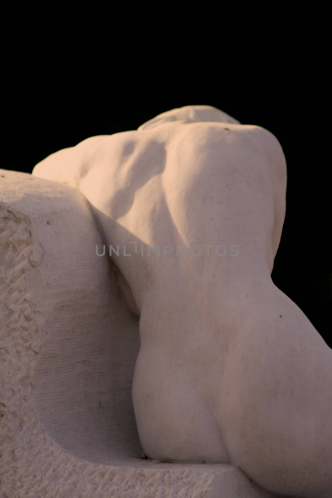 statue of a nude woman back