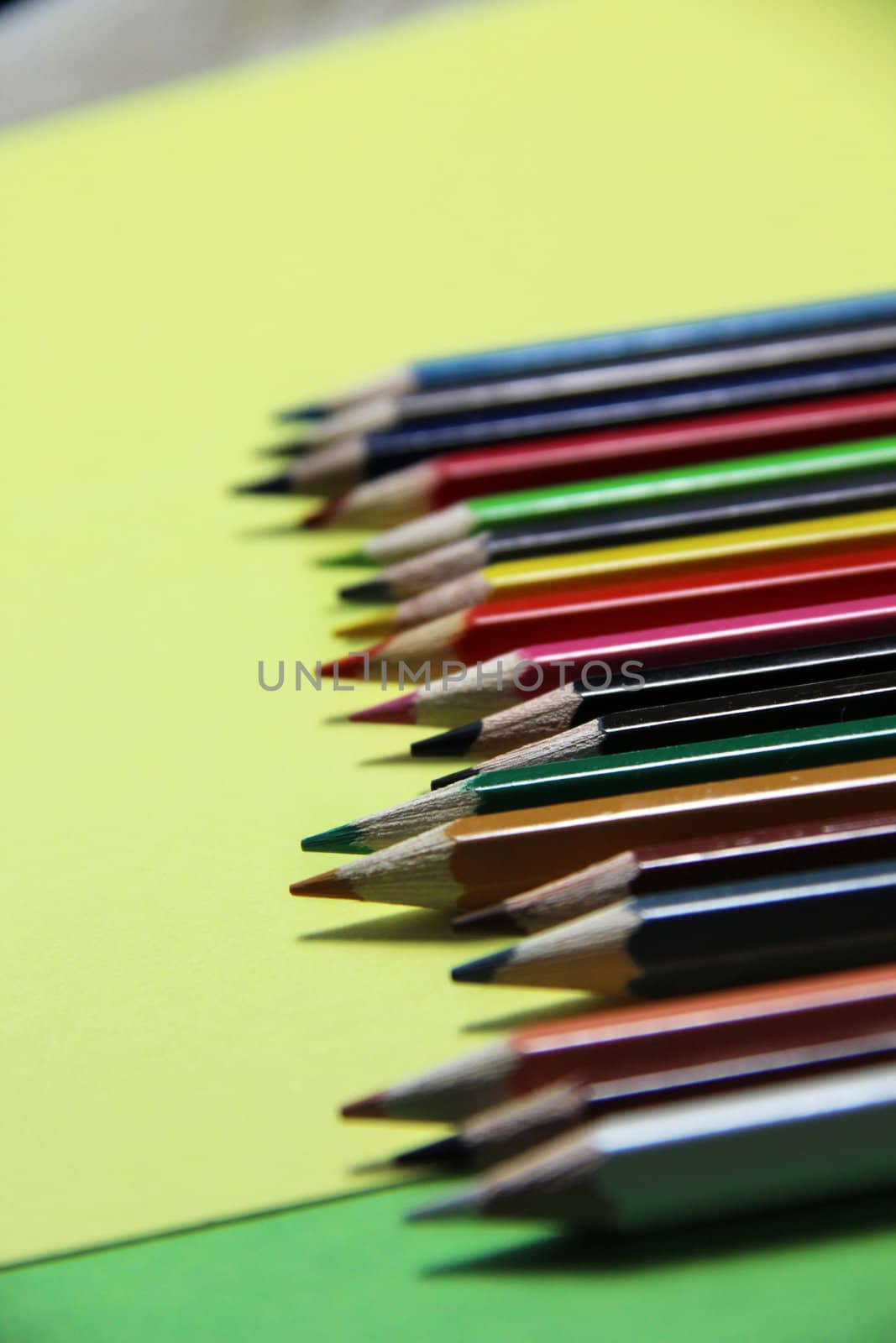 Multicolored pencils by tanouchka