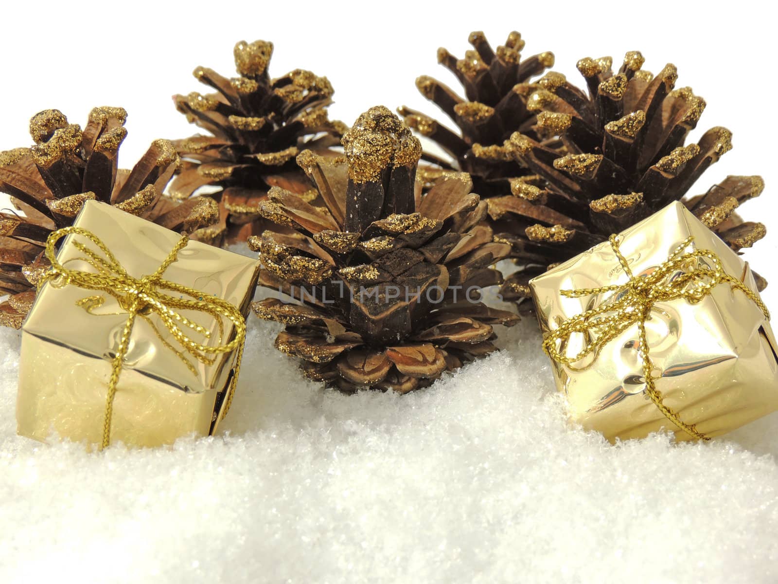 pine cones and gifts decoration