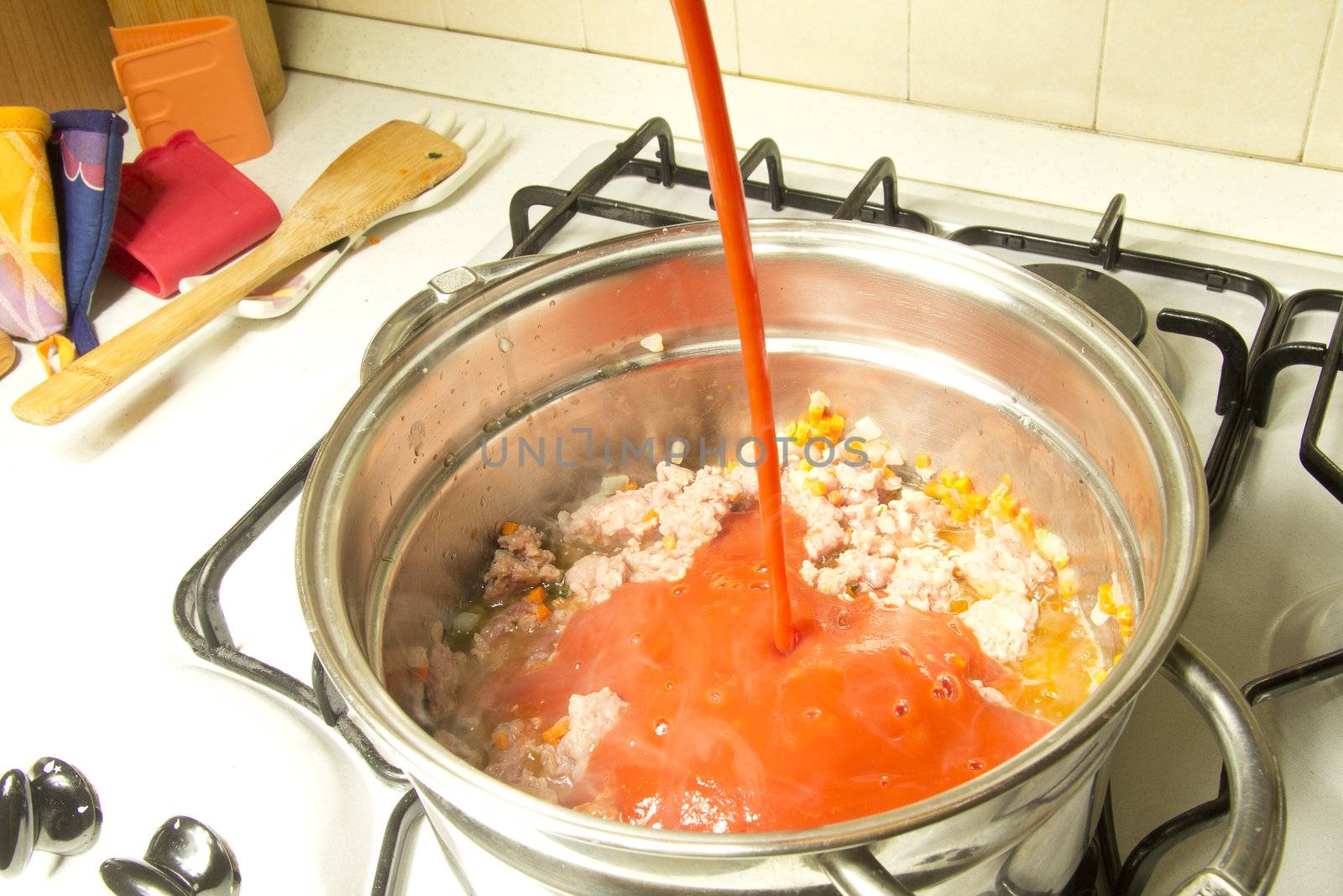 a cooking italian tomato sauce by danilobiancalana