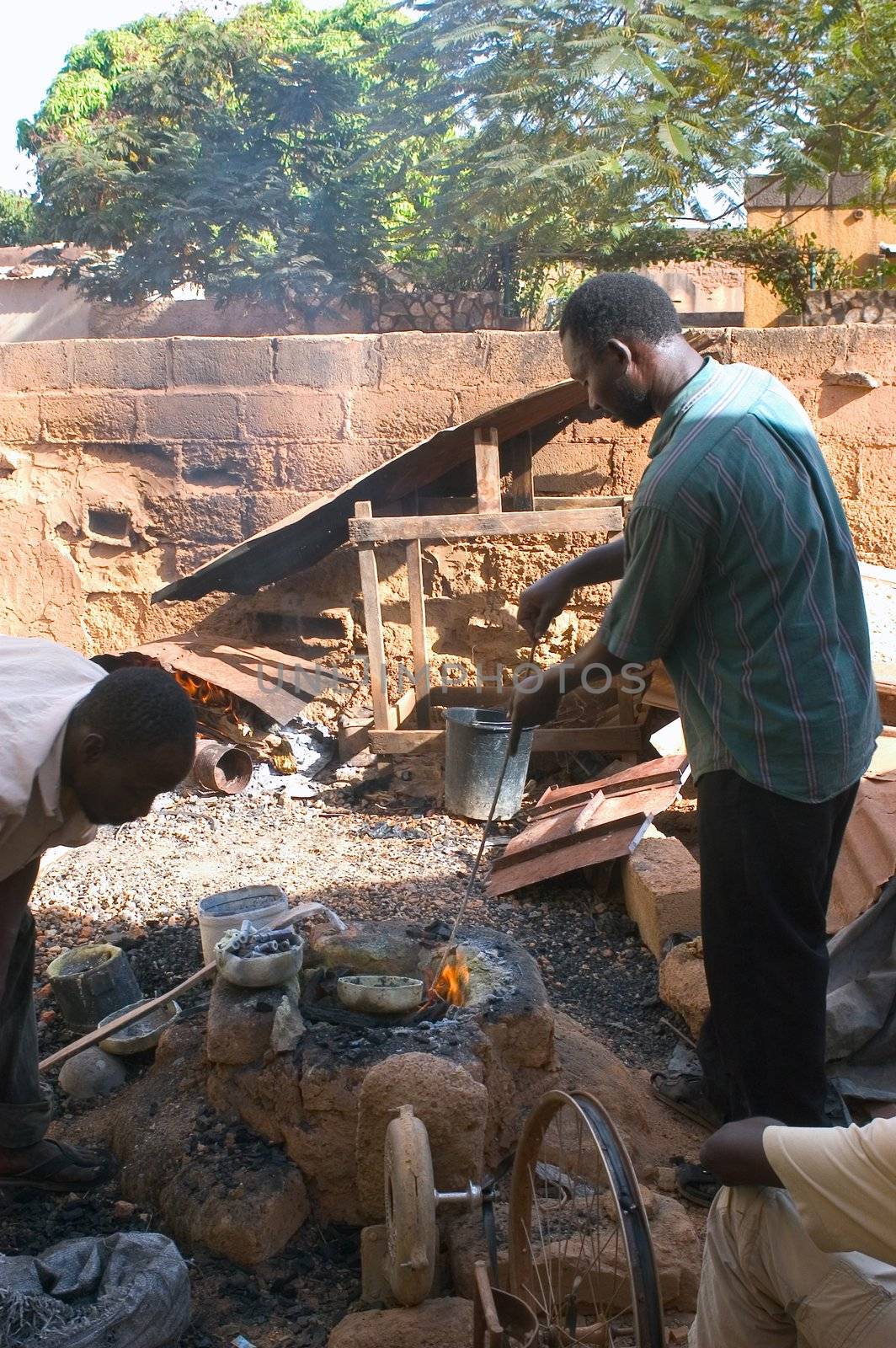 The work of Bronze in Burkina Faso by gillespaire