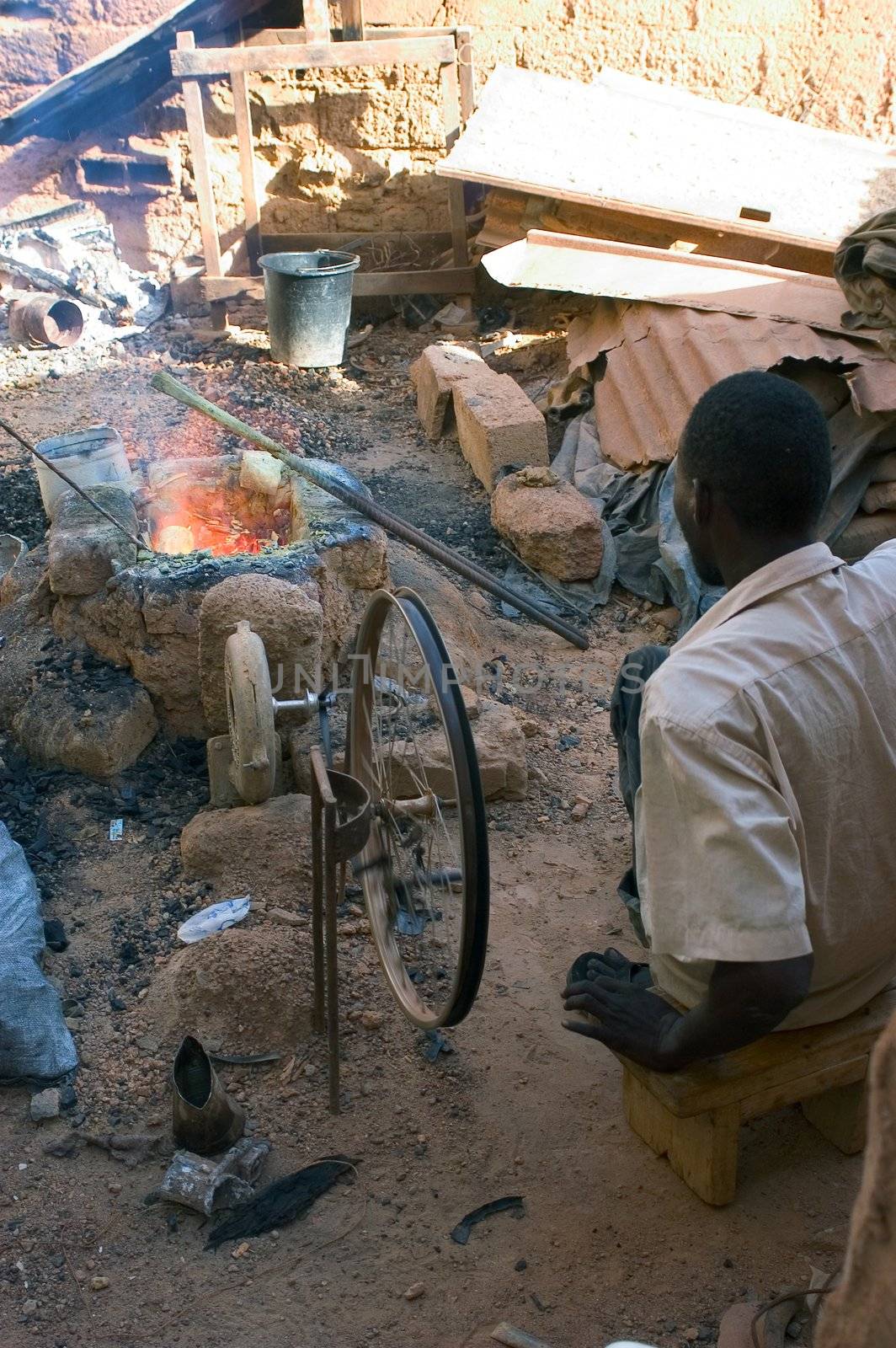 To dissolve bronze one needs a very high temperature, fire is then poked until arriving at the best result.