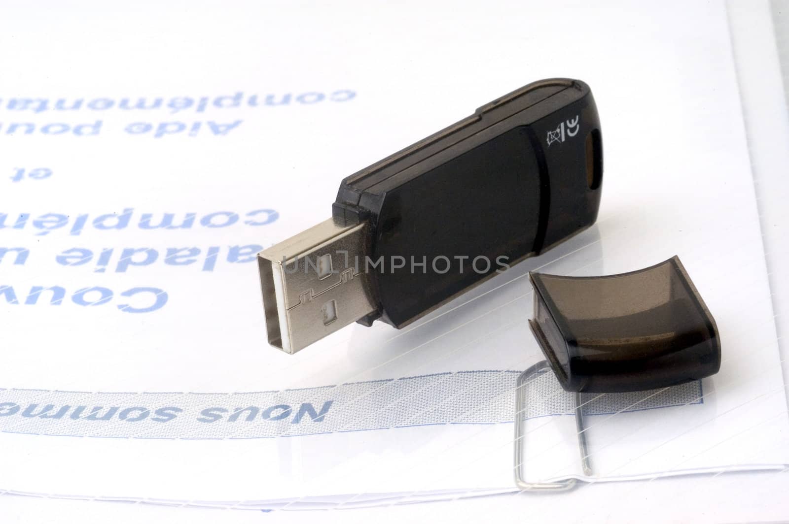 On paper or USB to gain place and by safety.