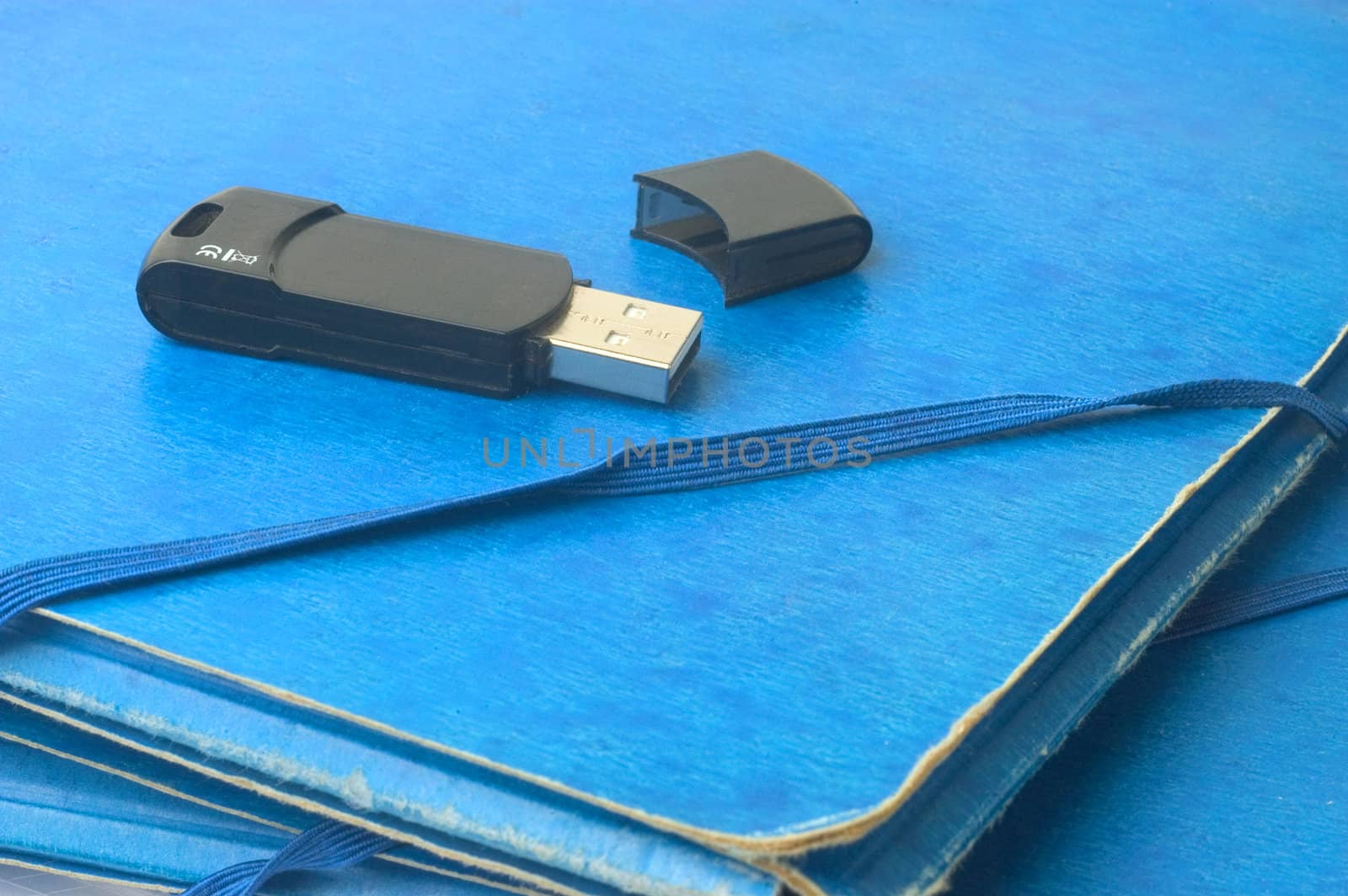 On paper or USB to gain place and by safety.
