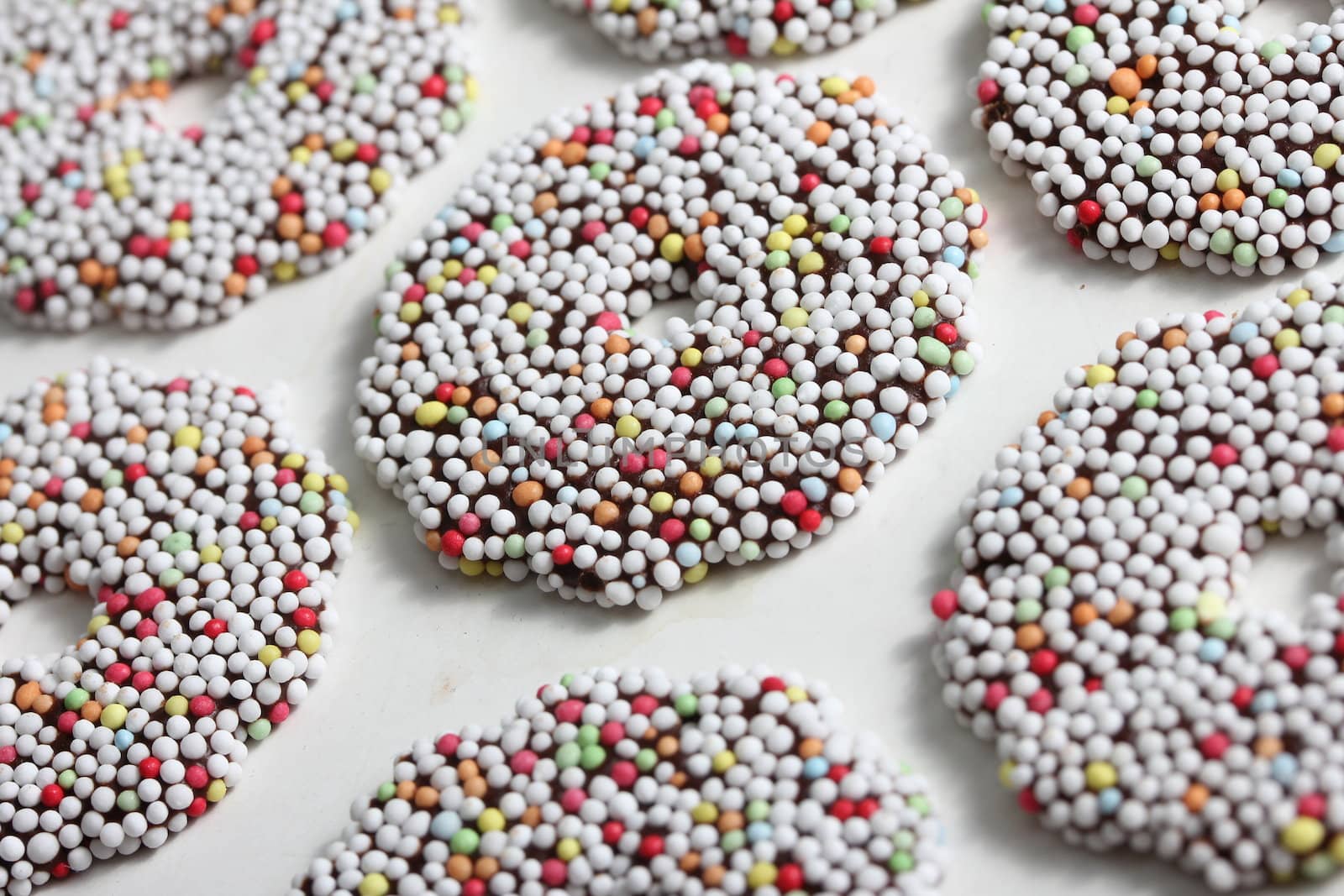 chocolate rings with sugar pearls by Teka77