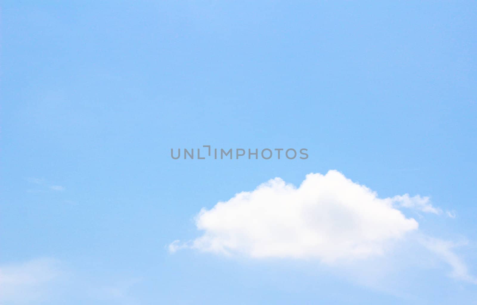 White cloud in the blue sky by bajita111122