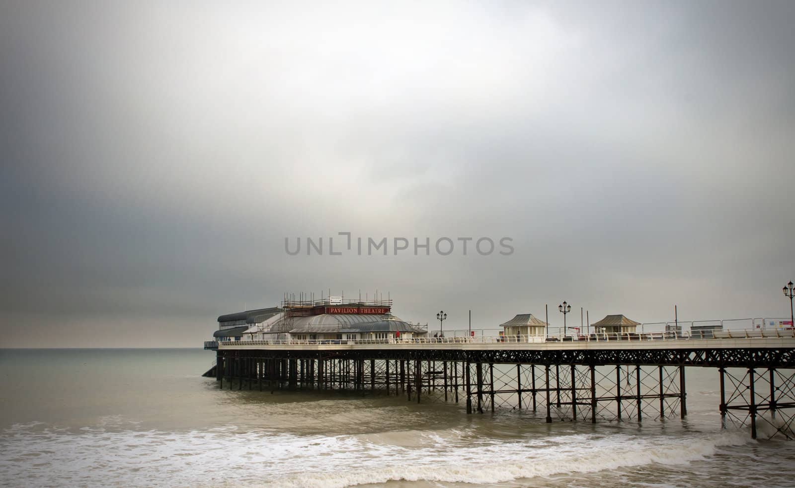 cromer pier on a muggy cold day
