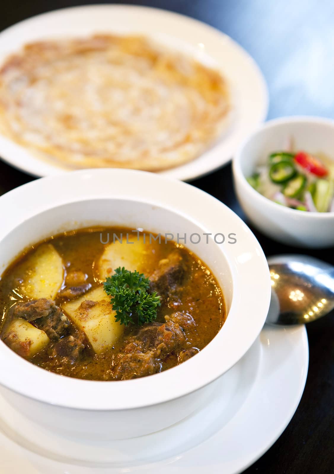 Thai curry with beaf, roti called Musmun