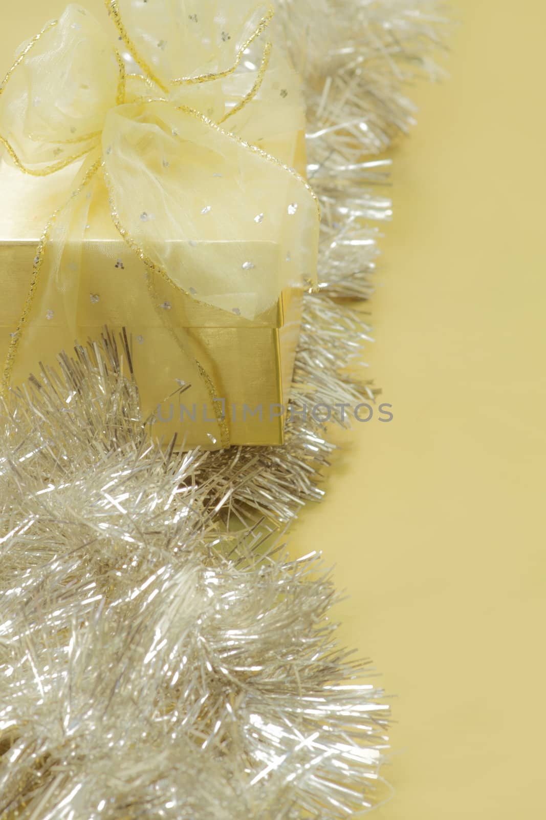 Gold Present Holiday Background