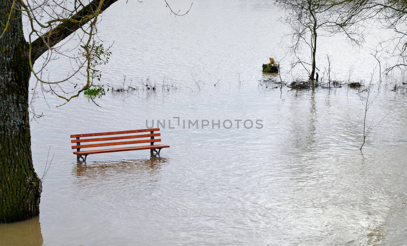 flood by gufoto
