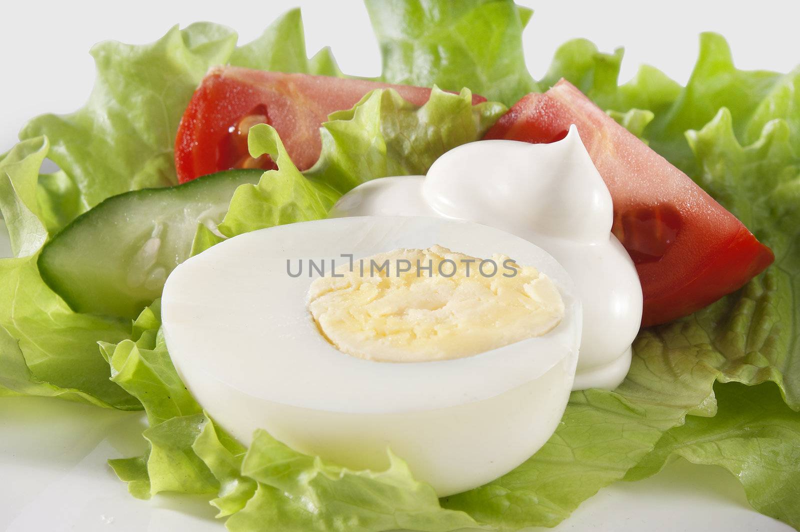 Bolied egg and salad by Angorius