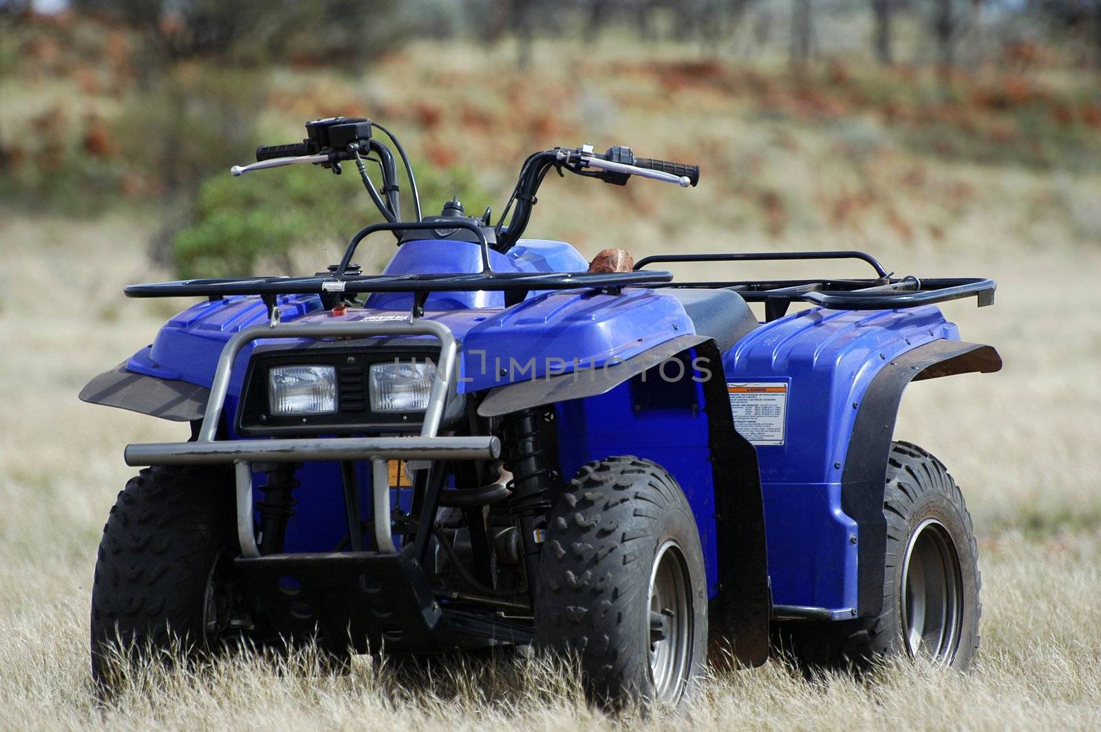 Gold bearing prospection in the Australian bush in quad to have a larger research area and to find the most beautiful gold nuggets.