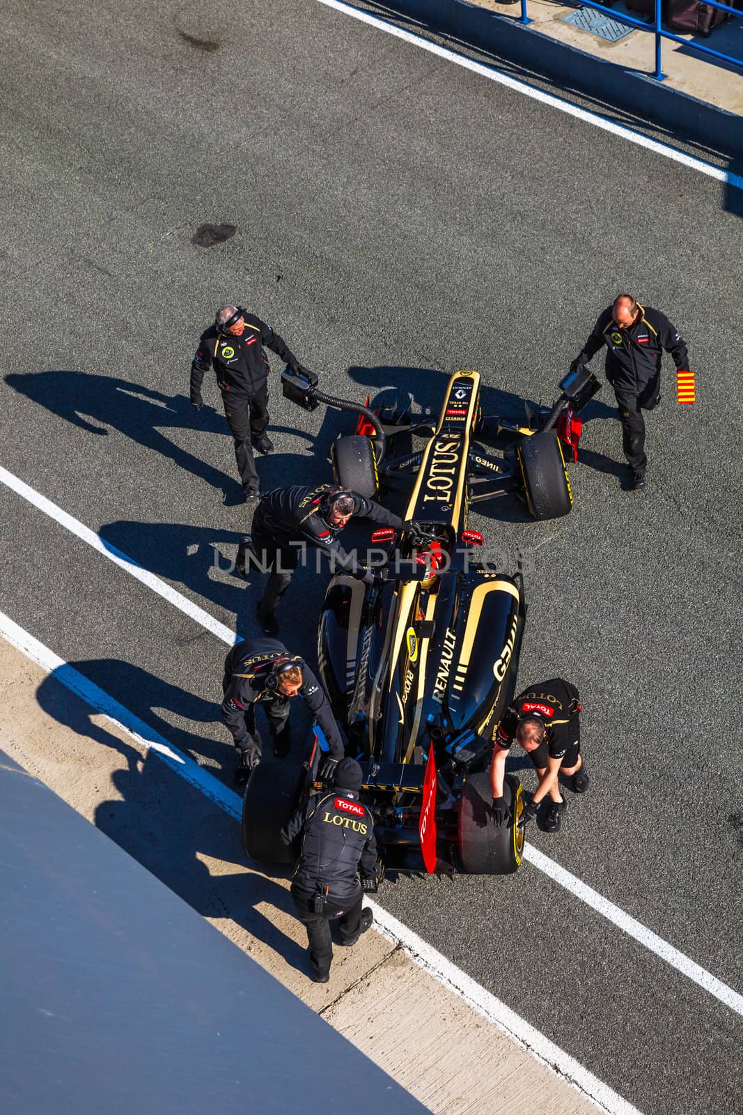JEREZ DE LA FRONTERA, SPAIN - FEB 10: Romain Grosjean of Lotus Renault F1 entering to the pit on training session on February 10 , 2012, in Jerez de la Frontera , Spain