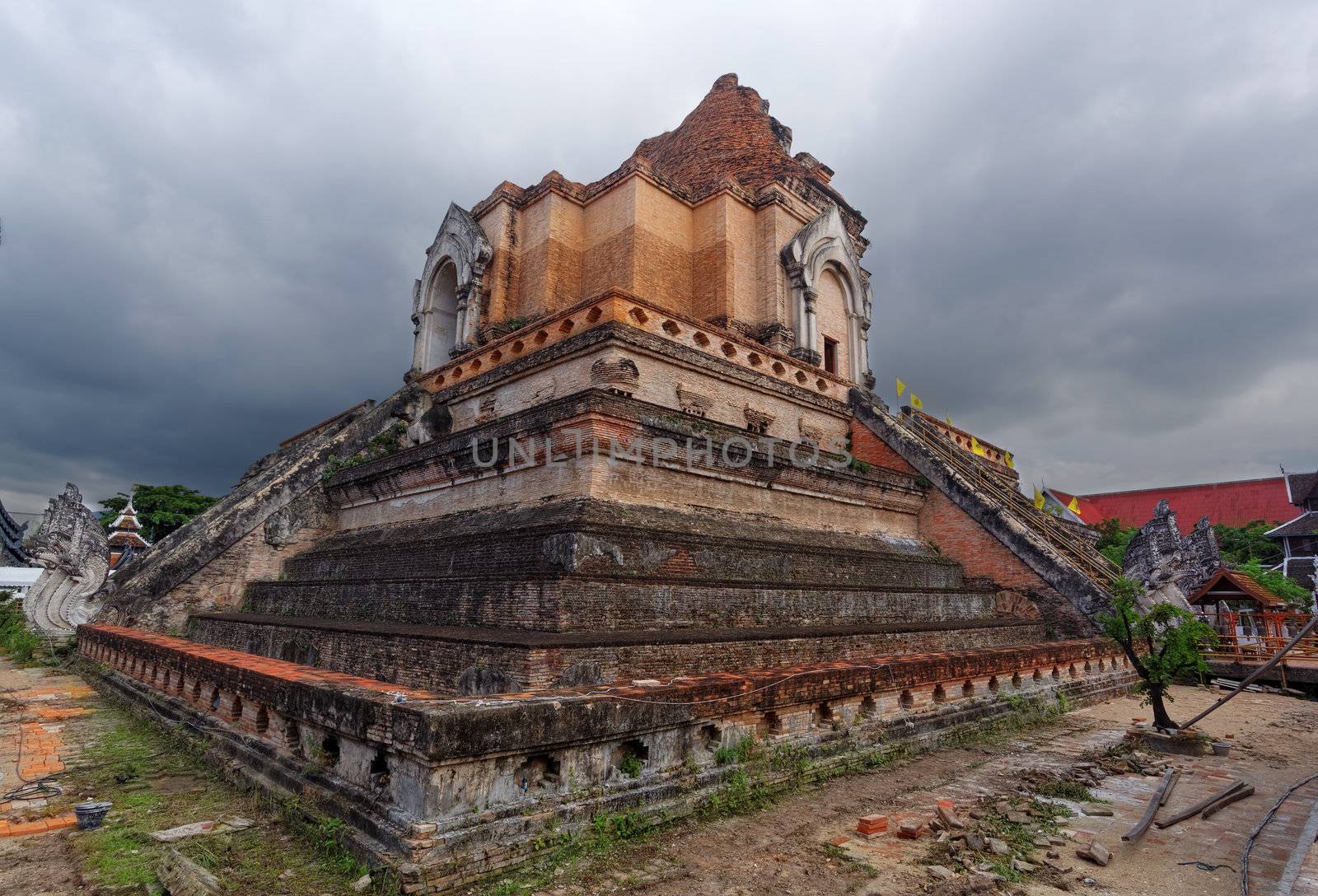 WAT JEDI LUANG TEMPLE Chiang Mai, Thailand's major tourist attractions. 