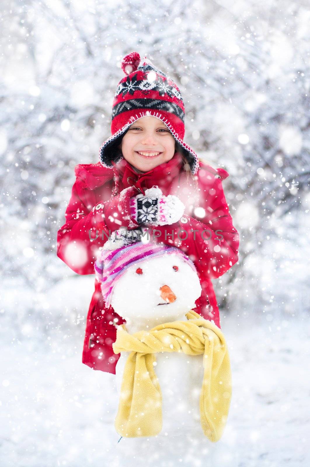 Little girl and snowman by GekaSkr