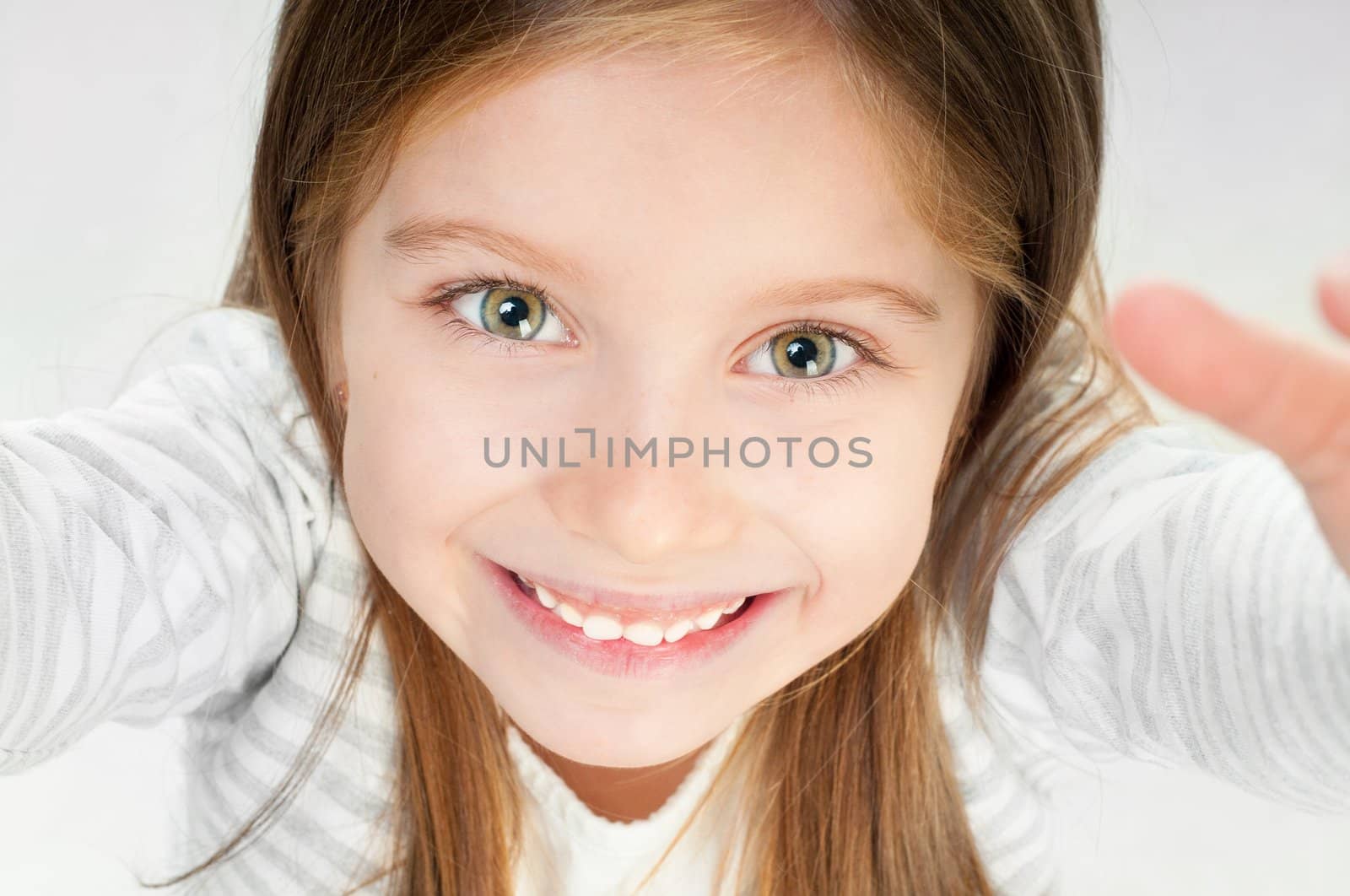 beautiful little girl by GekaSkr