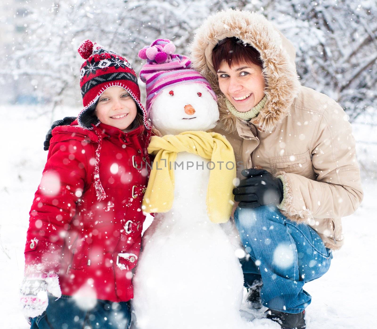 Happy family with snowman by GekaSkr