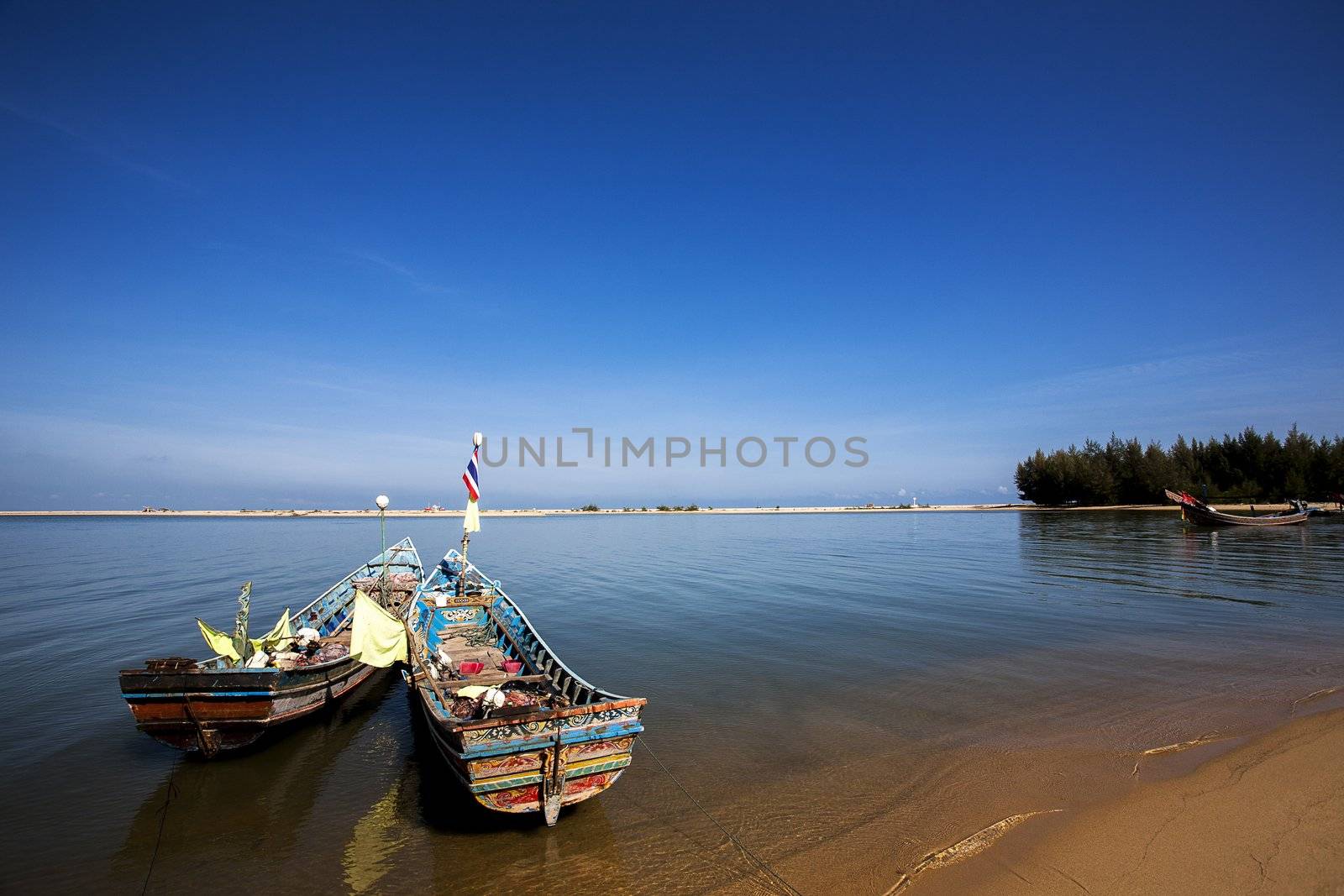 Kor-Lae boat Pattani Thailand by jukurae
