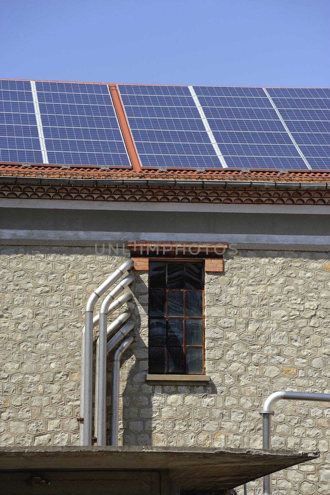 solar roof of a French viticultural cooperative in the vicinity of Anduze