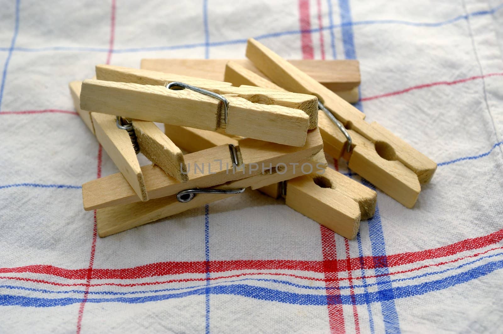 clothes pegs