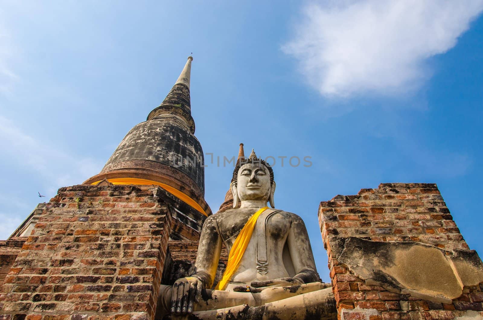 Buddha statues and temples. by aoo3771