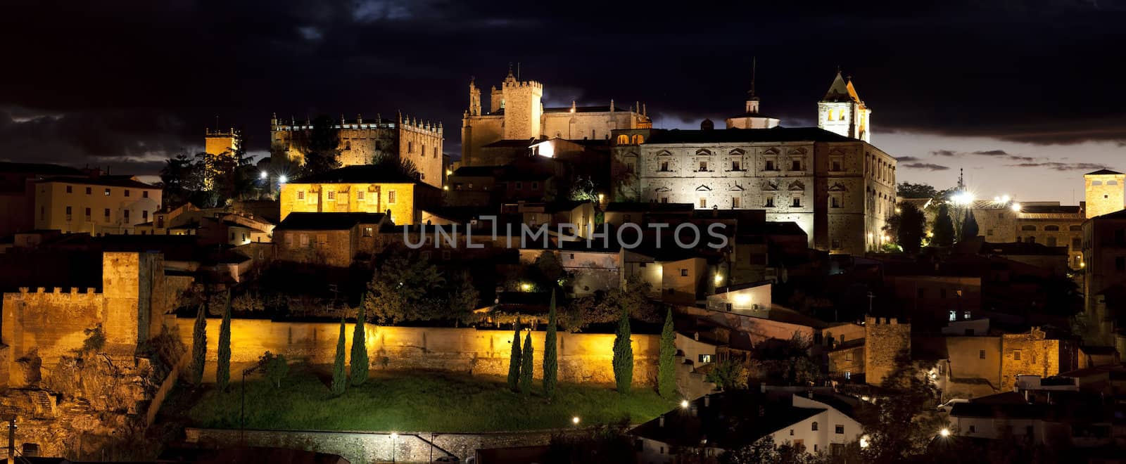 panoramic view of the old part of the city of Cáceres at night