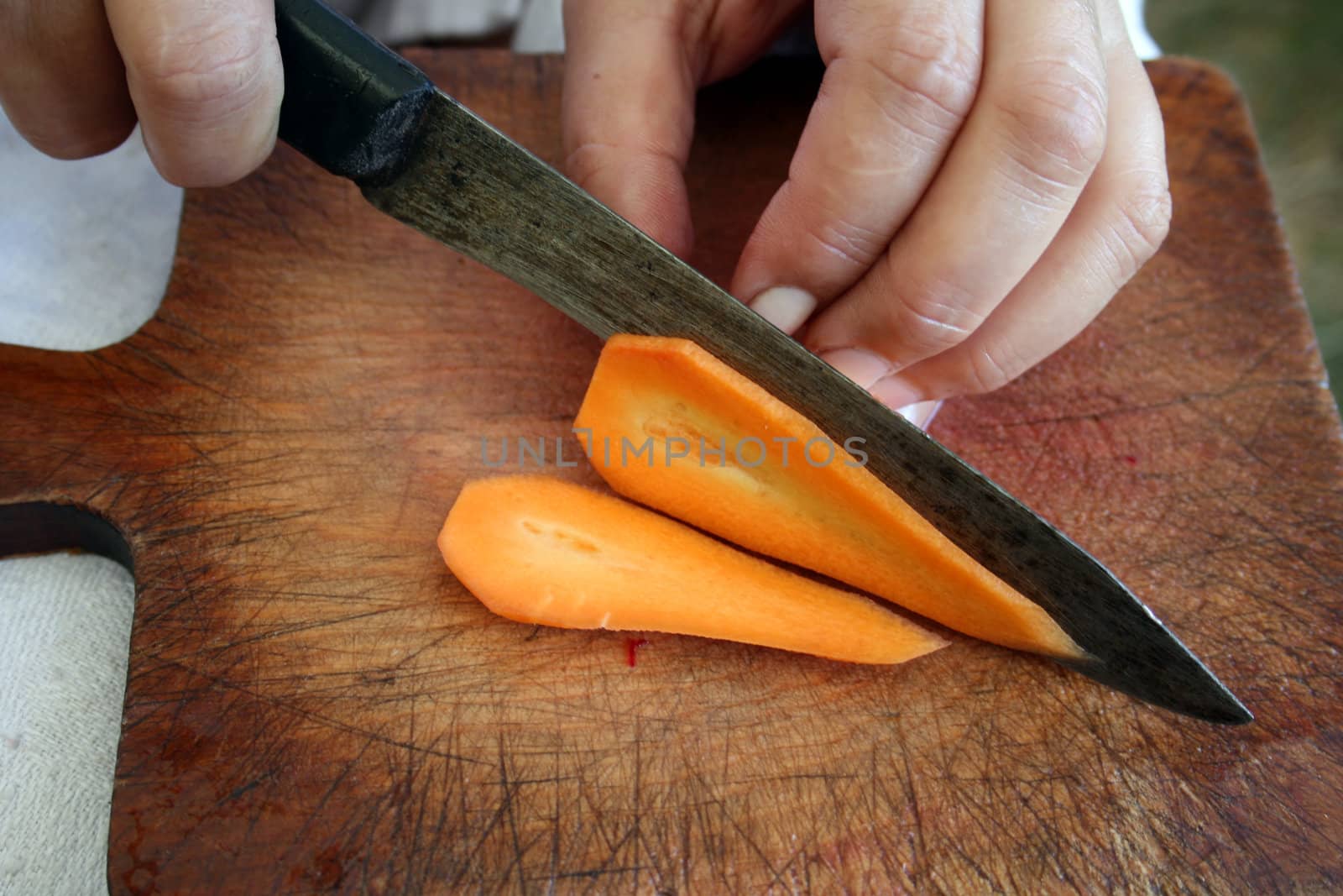 Method of cutting of carrots