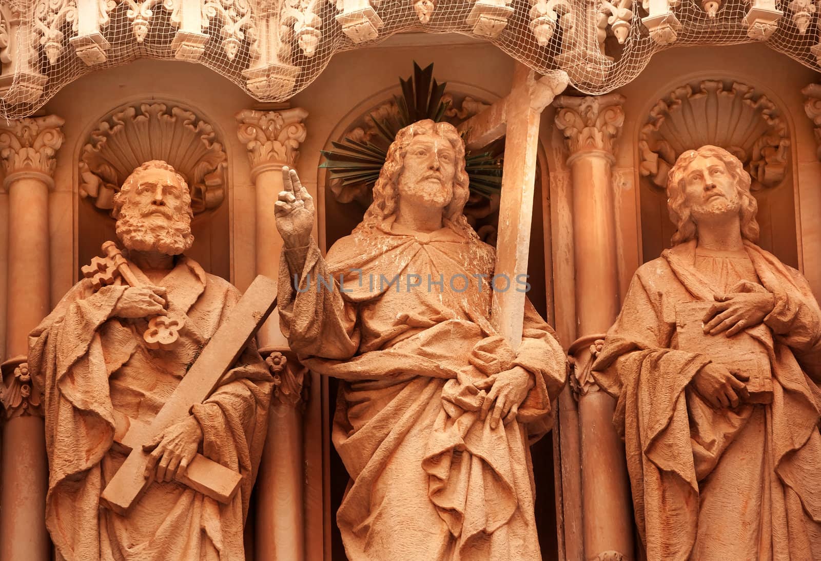 Jesus, Christ, Disciples, St. Peter, St. John, Statues Golthic Cloister Monestir Monastery of Montserrat, Barcelona, Catalonia, Spain.  Founded in the 9th Century, destroyed in 1811 when French invaded Spain. Rebuilt in 1844 and now a Benedictine Monastery.  Placa de Santa Maria