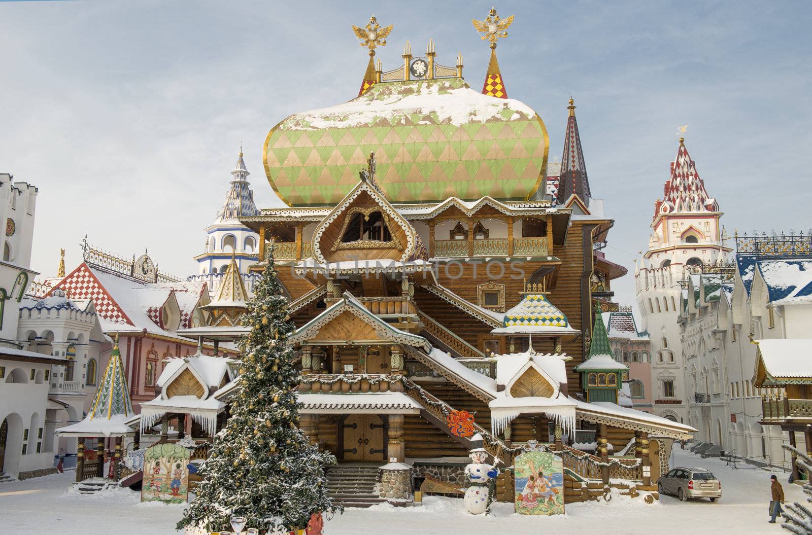  Moscow, Russia - January 2013. The reconstructed complex Izmailovskiy Kremlin is a sample of the Russian wooden architecture.