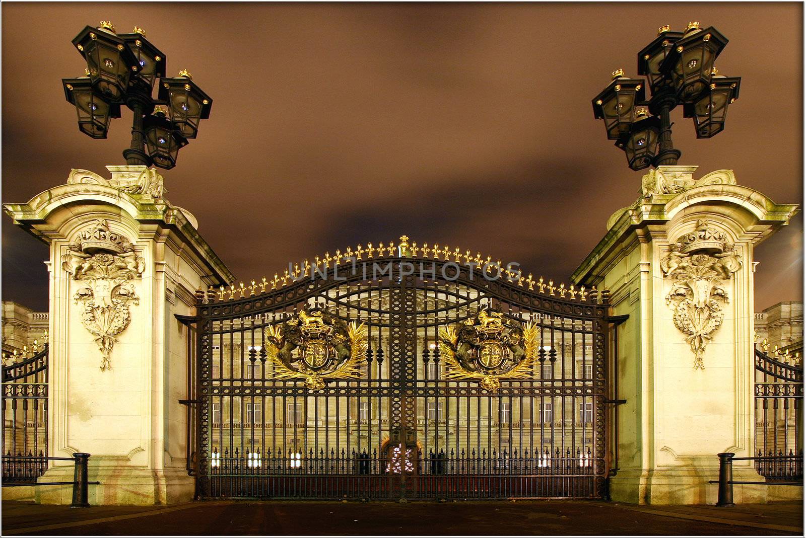 Buckingham Palace by Imagecom