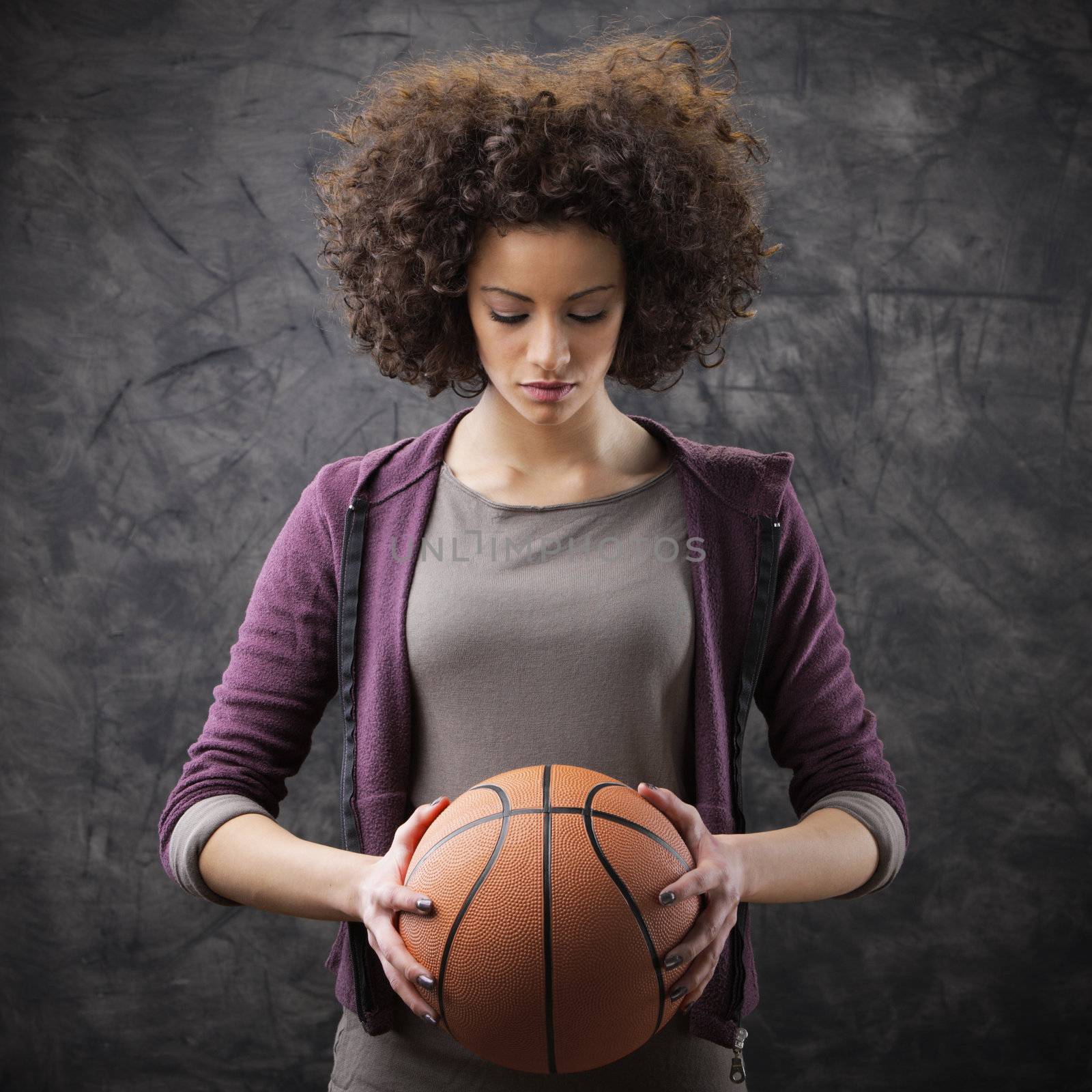 Female basketball player by stokkete