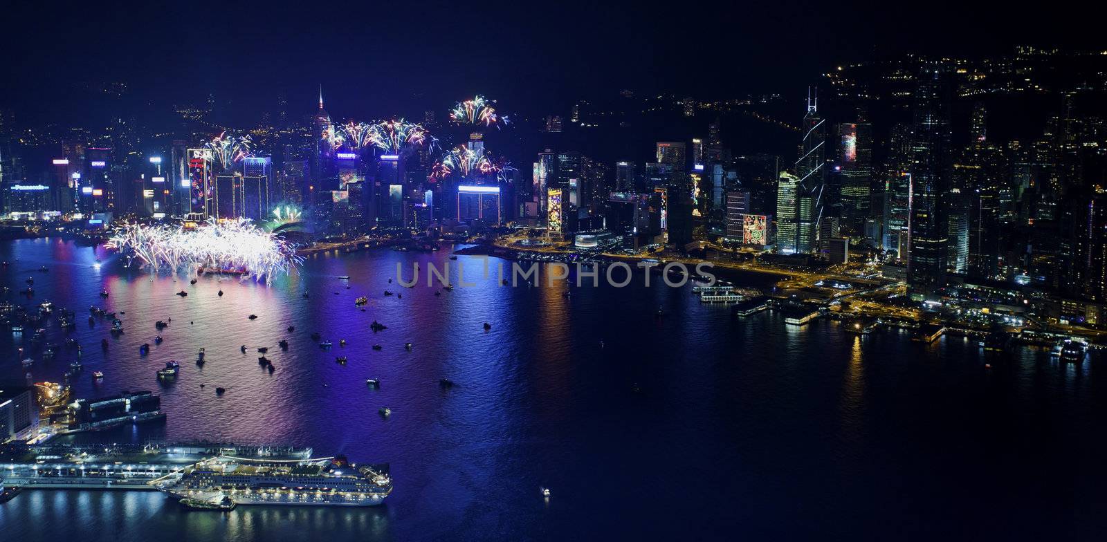 Hong Kong 2013 countdown fireworks by kawing921