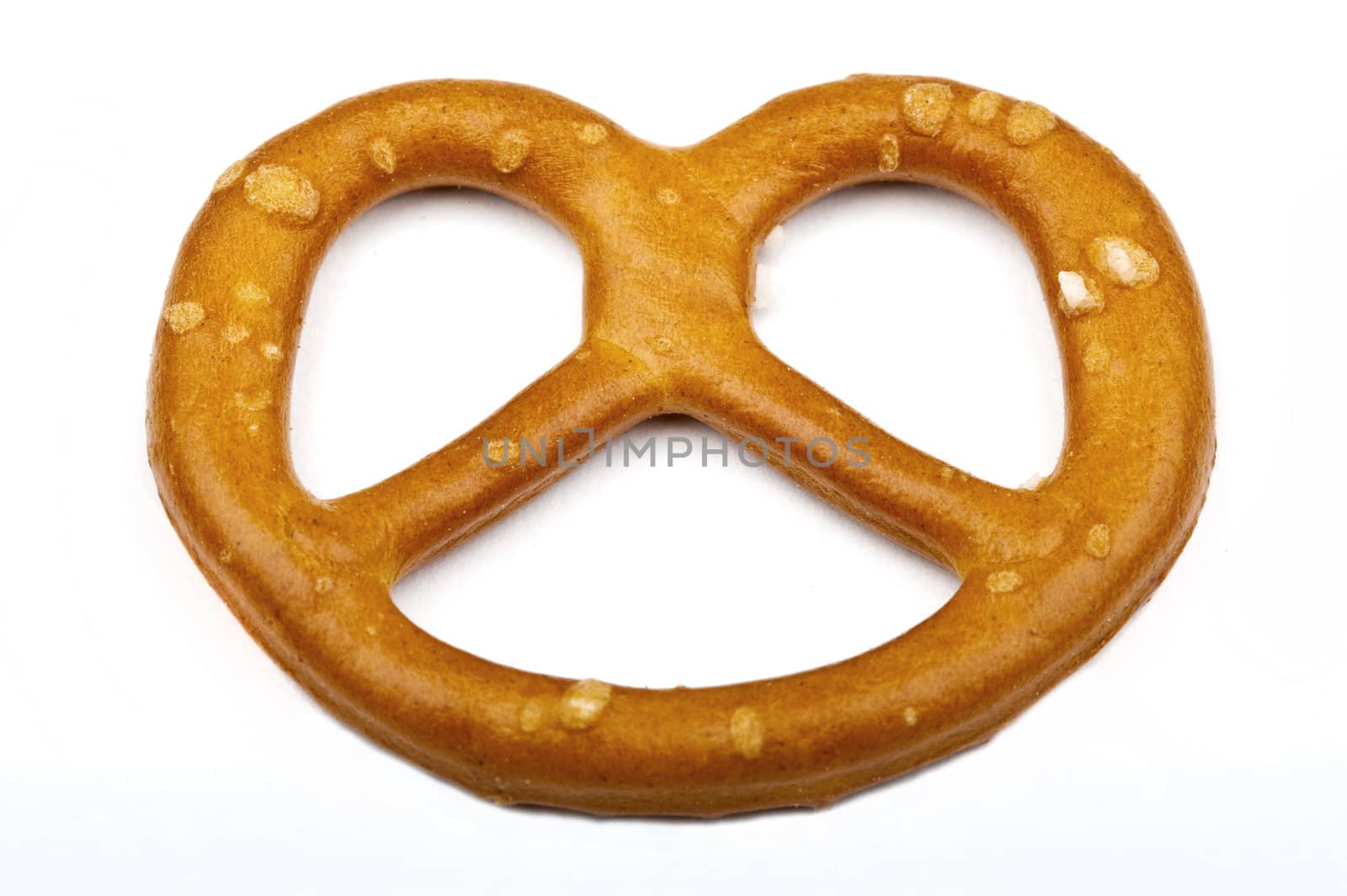 A Pretzel over a plain white background.