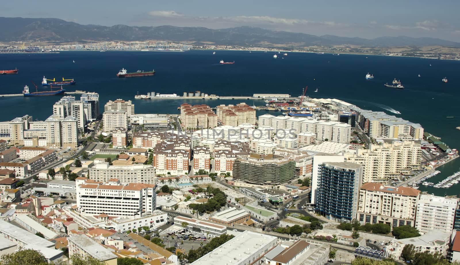 Gibraltar and its bay by njaj