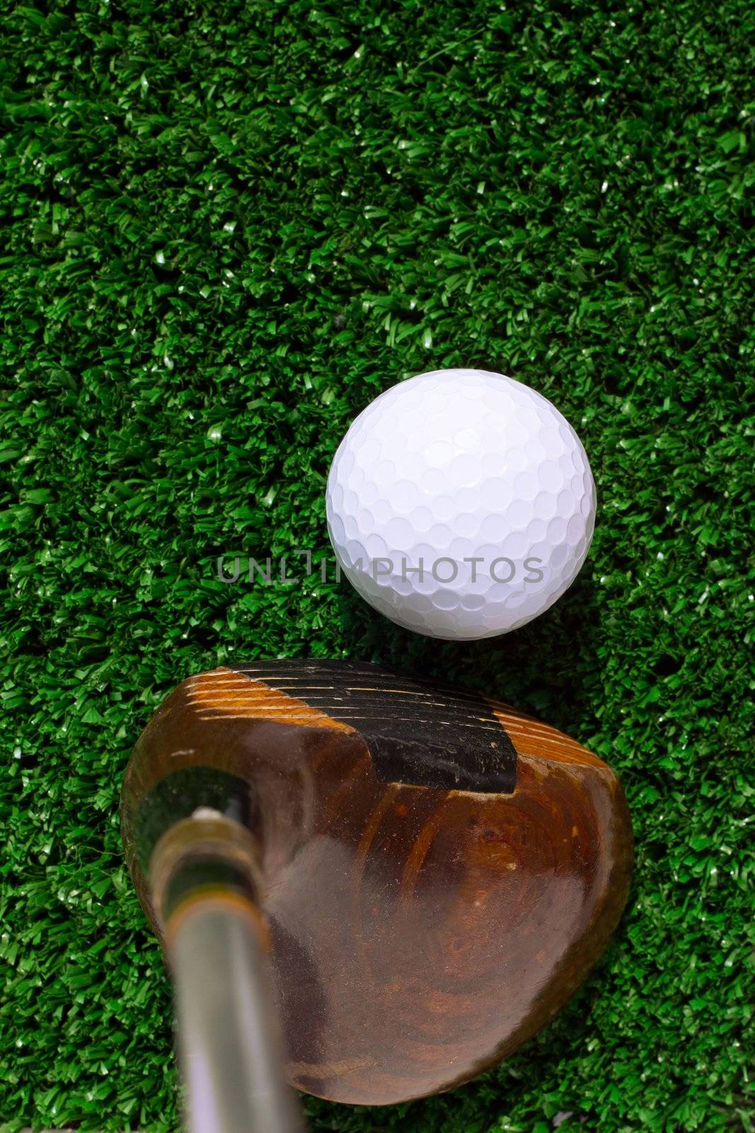 golf ball by ponsulak