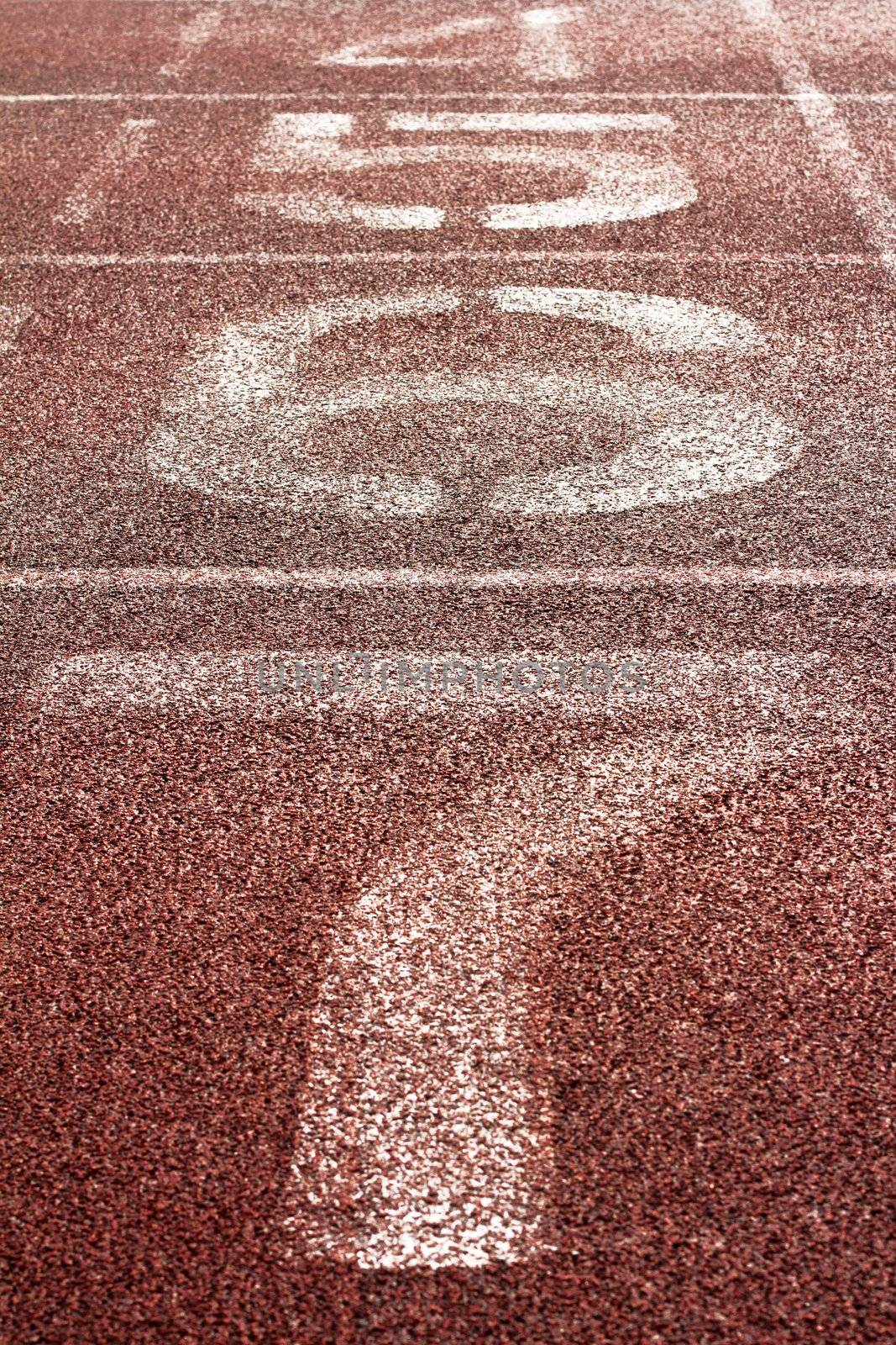number on a running track by ponsulak