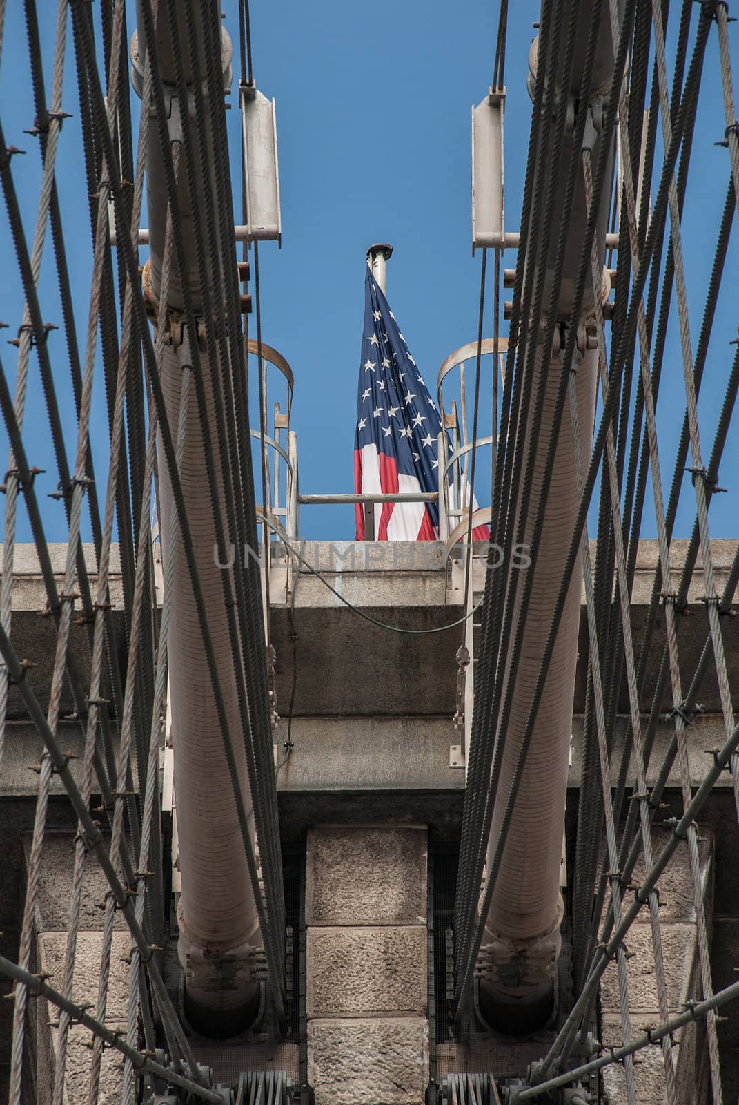 Cross beams and pylon of the Brooklyn Bridge