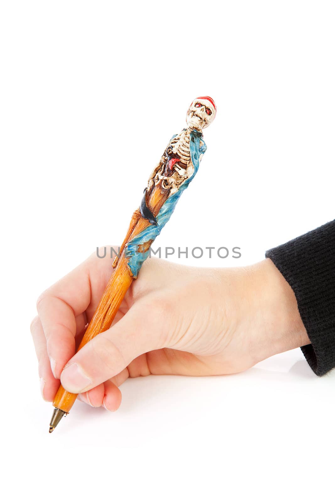 Hand holfing pirate pen over white background
