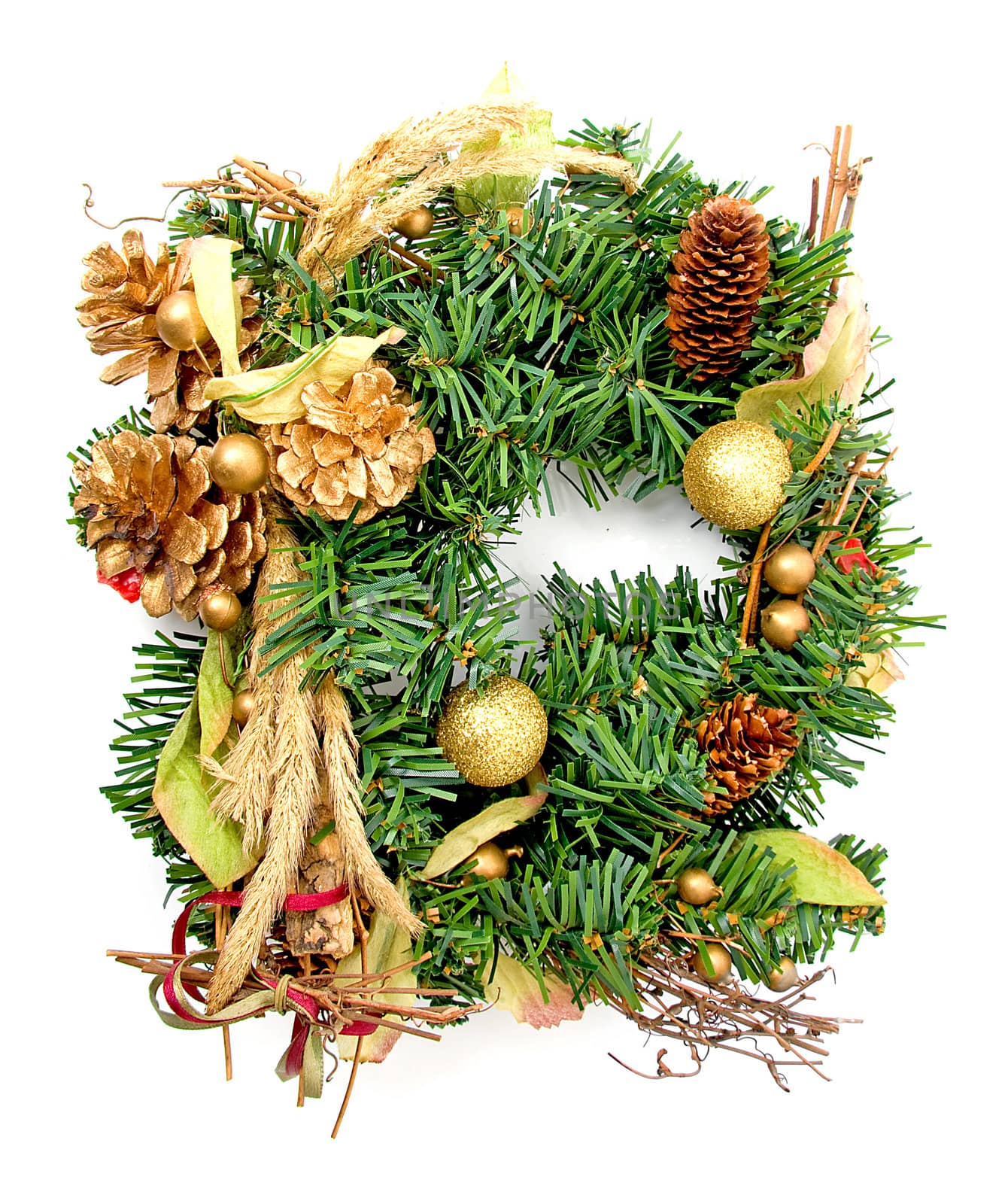 green christmas wreath isolated on white background