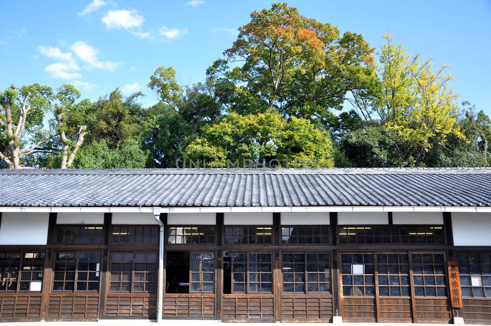 Ancient japanese architecture at Nijo castle by siraanamwong