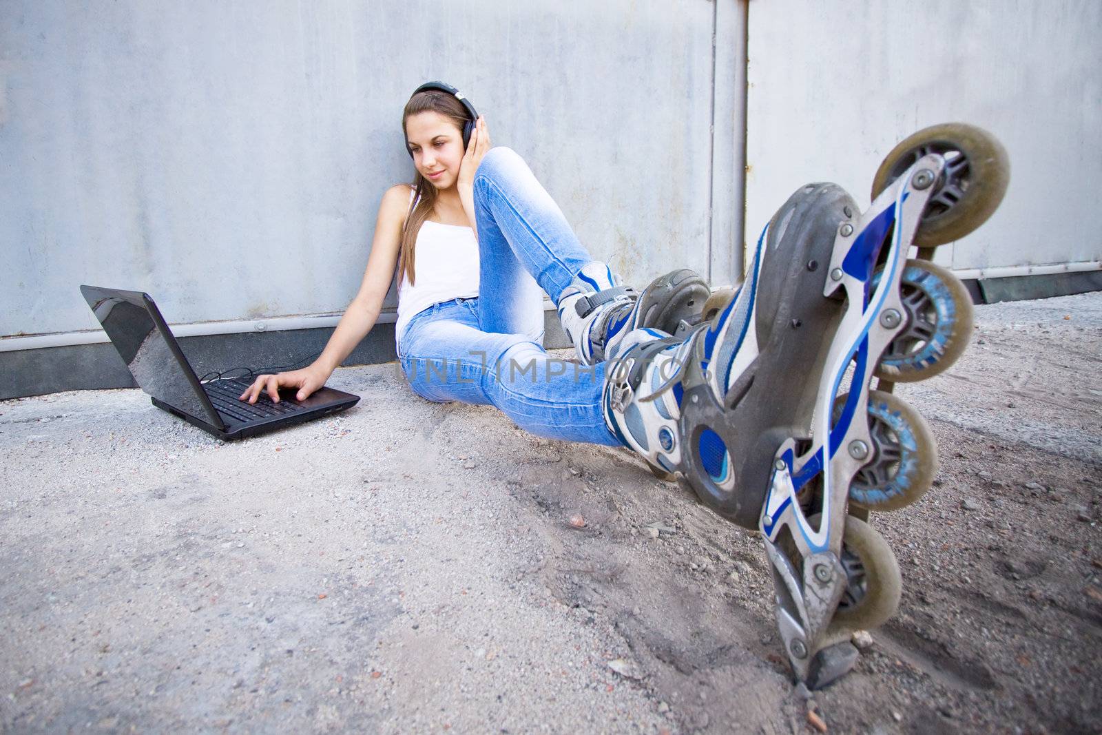 Girl with roller shoes by Gbuglok