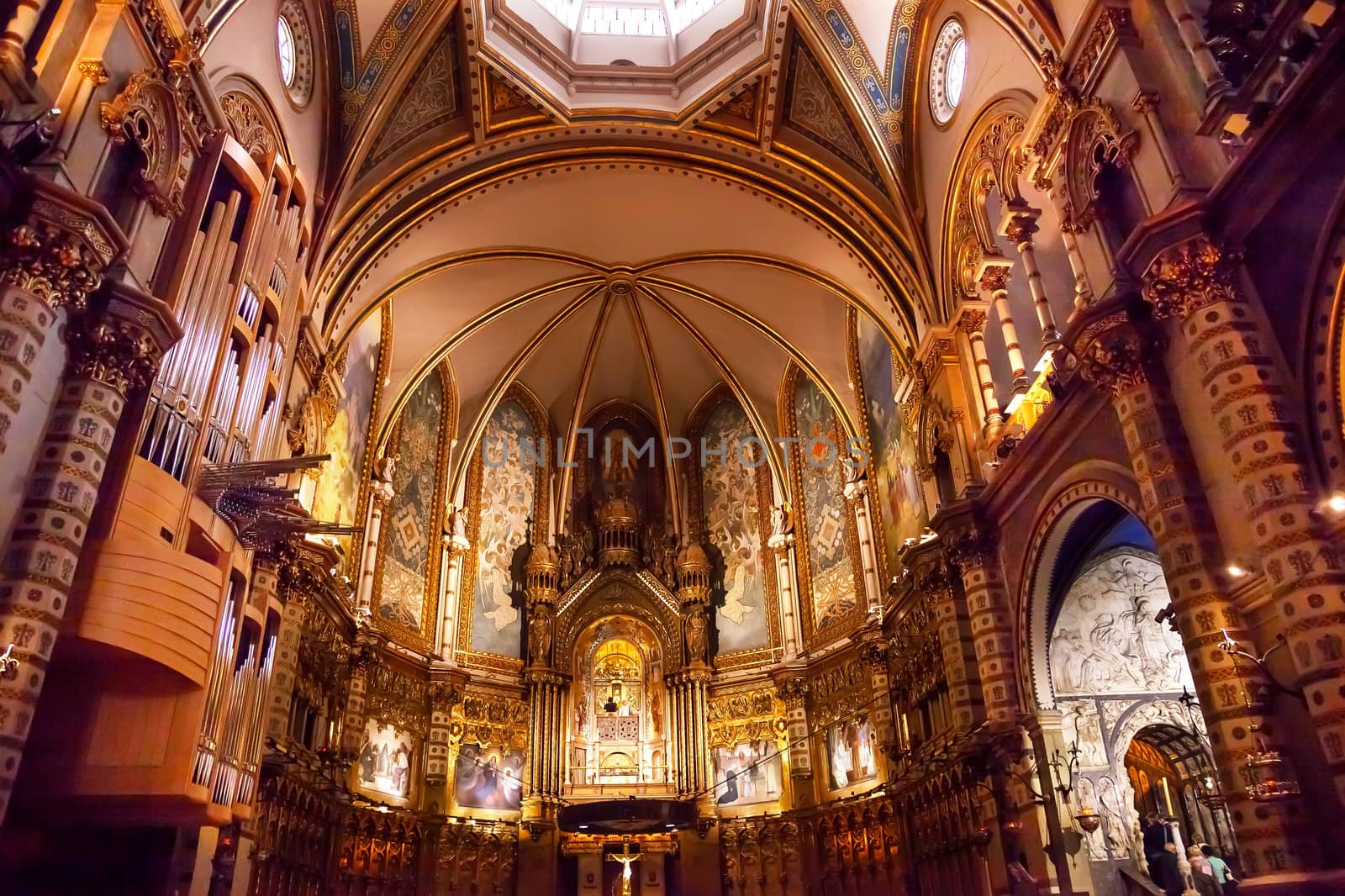 Basilica Inside Monestir Monastery of Montserrat, Barcelona, Catalonia, Spain.  Founded in the 9th Century, destroyed in 1811 when French invaded Spain. Rebuilt in 1844 and now a Benedictine Monastery.  Placa de Santa Maria