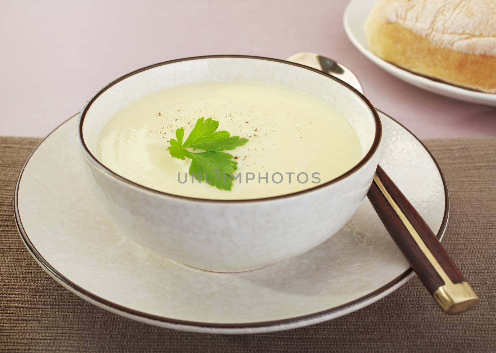 Cauliflower Soup by Travelling-light