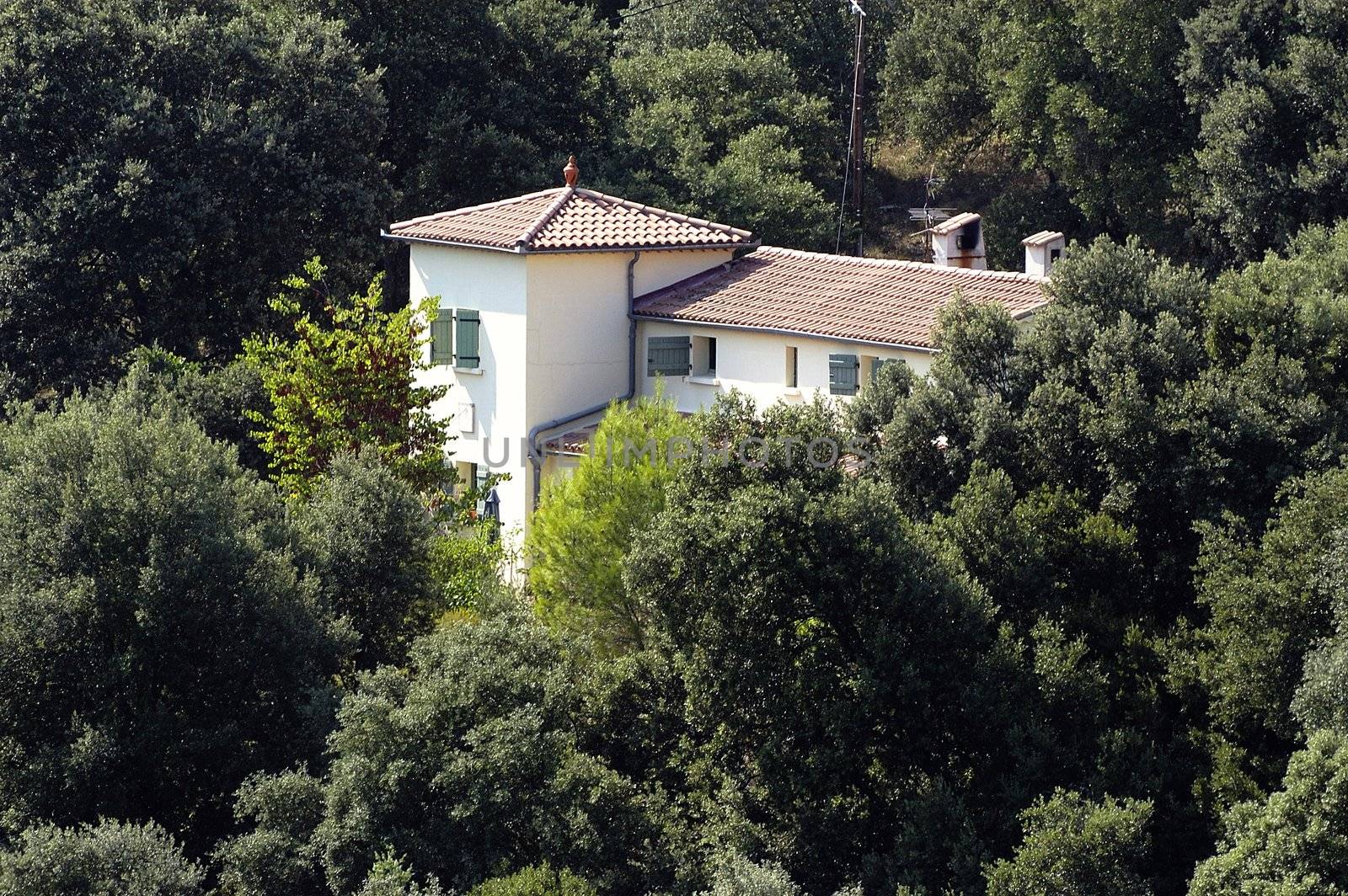 Detached house in nature from the Cevennes